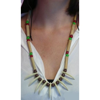 Collier indien avec dents